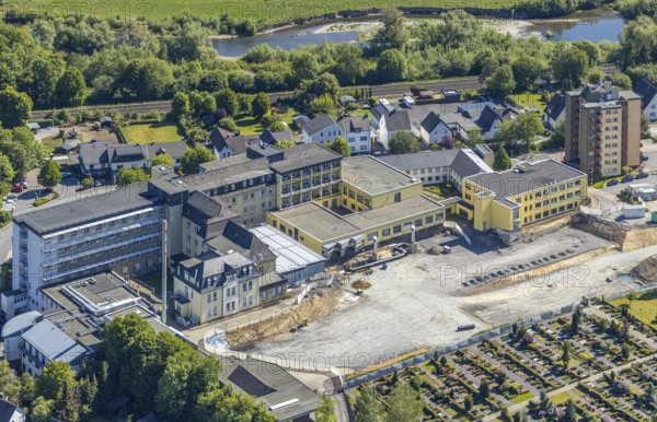 Aerial view, Klinikum Hochsauerland, construction site, Arnsberg, Sauerland, Hochsauerlandkreis, North Rhine-Westphalia, Germany, construction work, construction area, building site, building plots, construction project, DE, Europe, healthcare, hospital, clinic, clinic centre, hospital, aerial photograph, aerial photography, aerial photography, medical facility, medical aid, emergency service, overview, bird's-eye view, bird's-eye view, overview, medical care