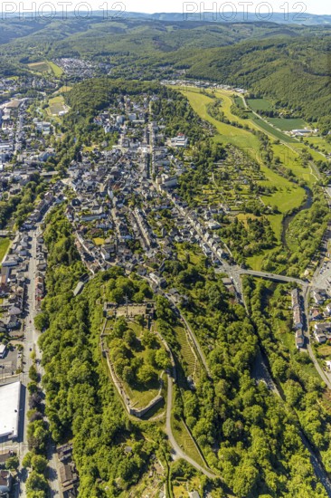Aerial view, Arnsberg castle ruins, east tower, view of Arnsberg, Arnsberg, Sauerland, Hochsauerlandkreis, North Rhine-Westphalia, Germany, castle, castle ruins, DE, Europe, aerial view, aerial photography, aerial photography, ruins, castle, Arnsberg castle, castle complex, castle hill, sight, overview, defence system, bird's-eye view, bird's-eye view, historical, overview