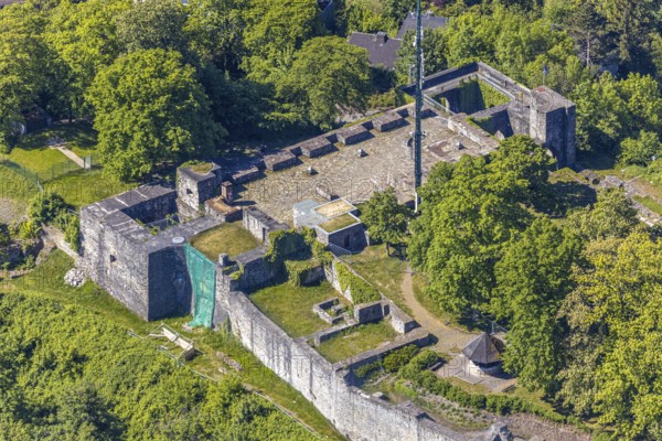 Aerial view, Arnsberg castle ruins, east tower, Arnsberg, Sauerland, Hochsauerlandkreis, North Rhine-Westphalia, Germany, castle, castle ruins, DE, Europe, aerial view, aerial photography, aerial photography, ruin, castle, Arnsberg castle, castle complex, castle hill, sight, overview, defence system, bird's-eye view, historical, overview