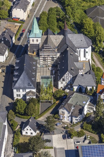 Aerial view, renovation of St. Laurentius Provost's Church, Arnsberg City and County Archive, Arnsberg, Sauerland, Hochsauerlandkreis, North Rhine-Westphalia, Germany, place of worship, archive, construction work, construction project, construction site, DE, Europe, religious community, place of worship, church, parish, denomination, aerial photograph, aerial photography, aerial photography, renovation, refurbishment, overview, bird's-eye view, overview