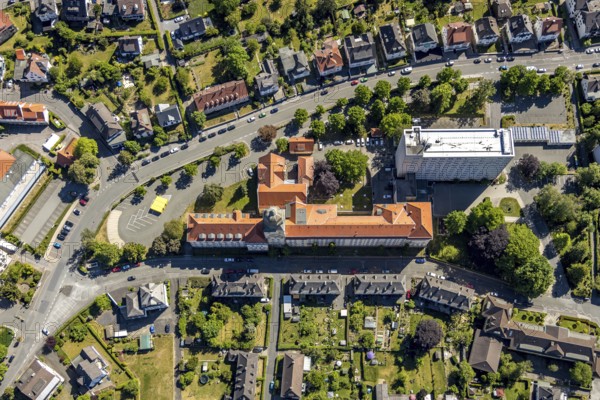 Aerial view, Arnsberg district government, town hall, Arnsberg, Sauerland, Hochsauerlandkreis, North Rhine-Westphalia, Germany, old and new building, district, district government office, DE, monument protection, Europe, high-rise buildings, aerial view, aerial photography, aerial photography, government president, Seibertzstraße, city administration, tower clock, overview, administrative area, bird's-eye view, overview