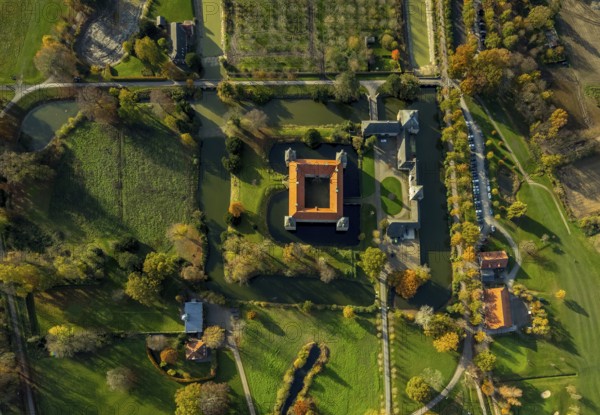 Aerial view, Golfclub Wasserschloss Westerwinkel, Schloss Westerwinkel, Herbern, Ascheberg, Münsterland, North Rhine-Westphalia, Germany, DE, Europe, birds-eyes view, aerial view, aerial photography, aerial photography, overview, bird's eye view, historical sight