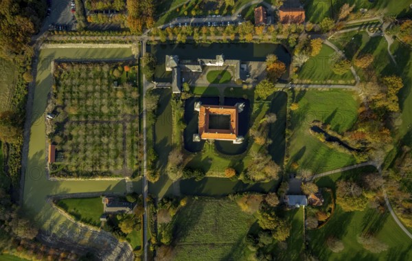 Aerial view, Golfclub Wasserschloss Westerwinkel, Schloss Westerwinkel, Herbern, Ascheberg, Münsterland, North Rhine-Westphalia, Germany, DE, Europe, birds-eyes view, aerial view, aerial photography, aerial photography, overview, bird's eye view, historical sight