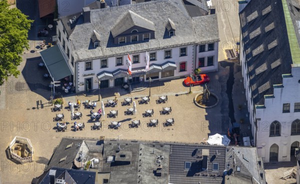 Aerial view, Alter Markt, gastronomy, Attendorn, Sauerland, North Rhine-Westphalia, Germany, outdoor gastronomy, Corona crisis, Corona measures, DE, Europe, aerial view, aerial photography, aerial photography, overview, bird's eye view, birds-eyes view, overview
