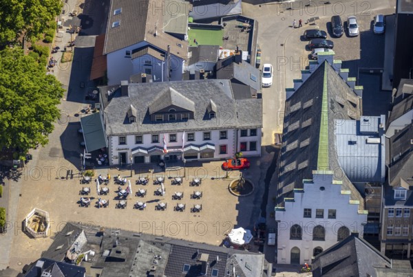 Aerial view, Alter Markt, gastronomy, Südsauerlandmuseum, Attendorn, Sauerland, North Rhine-Westphalia, Germany, outdoor gastronomy, Corona crisis, Corona measures, DE, Europe, culture, art, aerial photography, aerial photography, aerial photography, museum, overview, bird's eye view, birds-eyes view, overview