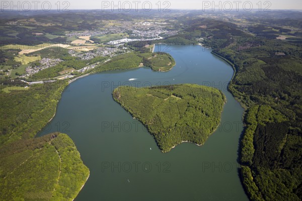 Aerial view, Gilberginsel, Biggesee, excursion boat on the Biggetalsperre, Attendorn, Sauerland, North Rhine-Westphalia, Germany, excursions, excursion boat, Biggetalsperre, DE, Europe, distant view, shapes and colours, leisure, island, aerial view, aerial photography, aerial photography, passenger boat Biggesee, lake, sailing boats, dam, overview, bird's-eye view, forest area, birds-eyes view, overview