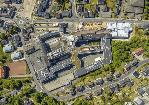 Aerial view, Viega Attendorn Campus, construction site Viega car park on Windhauser Straße, Attendorn, Sauerland, North Rhine-Westphalia, Germany, DE, Europe, commercial enterprises, commercial area, commercial site, commercial use, heating technology, industrial site, aerial photograph, aerial photography, aerial photography, sanitary engineering, overview, bird's-eye view, bird's-eye view, overview