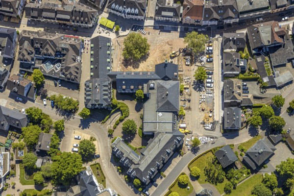 Aerial view, city administration town hall Attendorn, savings bank, building site, Attendorn, Sauerland, North Rhine-Westphalia, Germany, authority, DE, Europe, Kölner Straße, aerial view, aerial photography, aerial photography, town hall, overview, bird's-eye view, overview