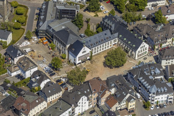 Aerial view, city administration town hall Attendorn, savings bank, building site, Attendorn, Sauerland, North Rhine-Westphalia, Germany, authority, DE, Europe, Kölner Straße, aerial view, aerial photography, aerial photography, town hall, overview, bird's-eye view, overview