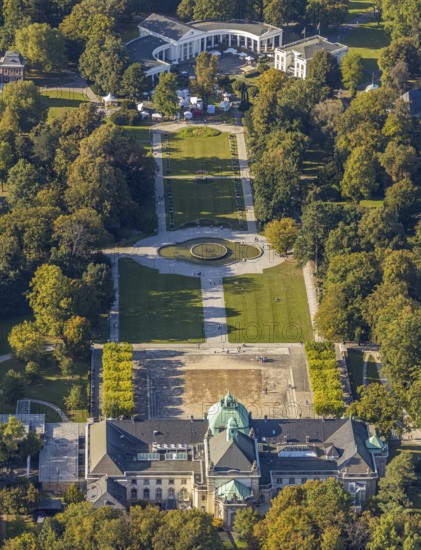 Aerial view, State Spa Bad Oeynhausen, GOP Varieté Theatre Kaiserpalais, Fountain in the spa gardens, Water fountain field on the Kurhausplatz, Wandelhalle, Bad Oeynhausen, East Westphalia-Lippe, North Rhine-Westphalia, Germany, DE, Europe, Fountain, In the spa gardens, culture, art, spa gardens, aerial photography, aerial photography, OLWBUCH, OWL, OWL-Buch, Ostwestfalen, theatre, overview, events, event location, bird's-eye view, birds-eyes view, cultural use, overview