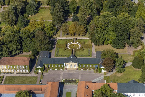 Aerial view, fountain arcades, fountain, Gräflicher Park Health & Balance Resort, Bad Driburg, East Westphalia-Lippe, North Rhine-Westphalia, Germany, Brunnenallee, DE, Europe, garden, restaurant, gastronomy, green trees, hotel, hotel facilities, hotel business, aerial photograph, aerial photography, aerial photography, OLWBUCH, OWL, OWL-Buch, East Westphalia, park, overview, bird's-eye view, overview