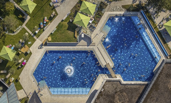 Aerial view, Börde Therme Bad Sassendorf, Sassendorf, Bad Sassendorf, Kreis Soest, North Rhine-Westphalia, Germany, bathing establishment, bathing resort, DE, Europe, outdoor pool, leisure, garden road, green areas, Kreis-Soest-Buch, KreisSoestBuch, spa gardens, aerial view, aerial photography, aerial photography, swimming pool, swimming pool, thermal bath, overview, bird's-eye view, overview