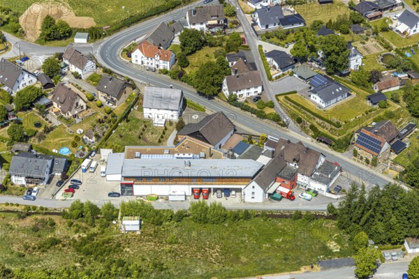 Aerial view, Goldbäckerei Grote GmbH, Sunderner Straße, Balve, Sauerland, North Rhine-Westphalia, Germany, DE, Europe, commercial enterprises, commercial area, commercial location, commercial use, Grote bakery, aerial photograph, aerial photography, aerial photography, overview, bird's-eye view, birds-eyes view, overview, Langenholthausen