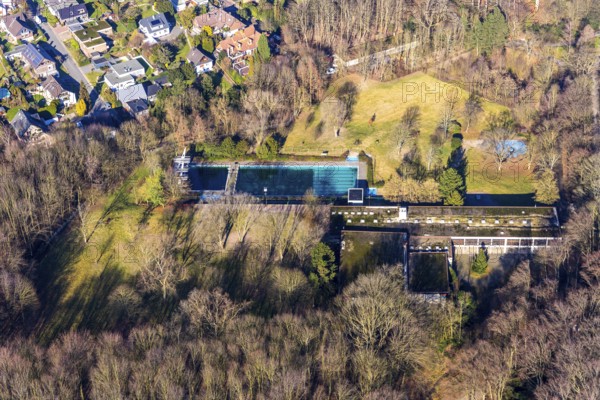 Aerial view, WasserWelten Bochum Hallenfreibad Höntrop, Am Südpark, Höntrop, Bochum, Ruhr area, North Rhine-Westphalia, Germany, DE, Europe, outdoor swimming pool, leisure centre, aerial view, aerial photography, aerial photography, swimming pool, swimming pool, overview, bird's-eye view, overview
