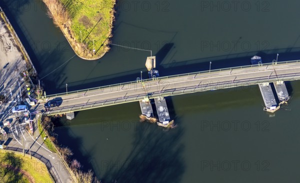 Aerial view, floating bridge Dahlhausen, river Ruhr, Dahlhausen, Hattingen, Ruhr area, North Rhine-Westphalia, Germany, Auf dem Stade, bridge, DE, Europe, aerial view, aerial photography, aerial photography, overview, bird's eye view, birds-eyes view, overview