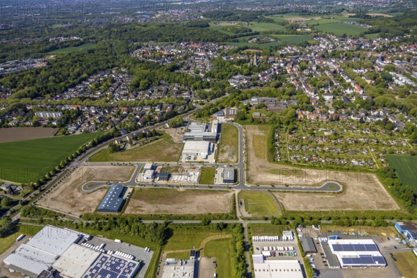 Aerial view, construction site, new industrial estate An der Salzstraße, district Hiltrop, Bochum, Ruhr area, North Rhine-Westphalia, Germany, railway tracks, BÄKO WEST eG, EnergieEffizienzZentrum Bochum, commercial area, commercial use, industrial area, industrial site, allotment garden site, allotment garden association, allotment garden association Friedlicher Nachbar Bochum-Gerthe, Lothringer Allee, aerial view, aerial photography, PATTBERG Maschinenbauteile GmbH, bird's eye view, birds-eyes view, overview, overview