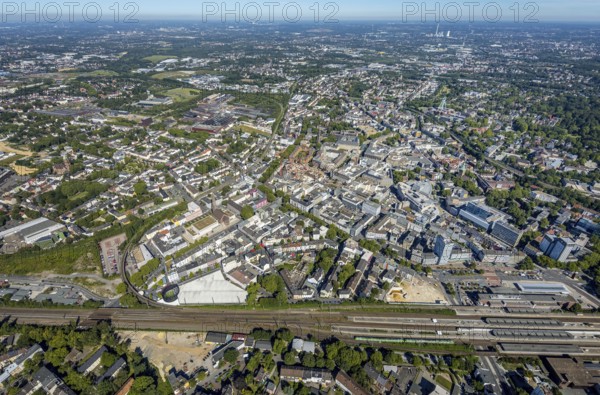Aerial view, overview Bochum city centre from south to north with central station, south inner city, Bochum, Ruhr area, North Rhine-Westphalia, Germany, DE, Europe, birds-eyes view, aerial view, aerial photography, aerial photography, overview, bird's eye view, urban planning, reconstruction measures, construction site, overplanning