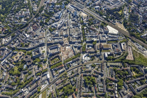 Aerial view, overview Bochum city centre vertical with Hans-Böckler-Straße, Viktoriastraße and old justice area, city hall, Bermuda triangle, with main station, Kruppwerke, Bochum, Ruhr area, North Rhine-Westphalia, Germany, DE, Europe, birds-eyes view, aerial view, aerial photography, aerial photography, overview, bird's eye view, urban planning, reconstruction measures, construction site, overplanning