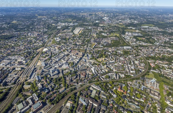 Aerial view, overview Bochum city centre from east to west with central station, Grumme, Bochum, Ruhr area, North Rhine-Westphalia, Germany, DE, Europe, birds-eyes view, aerial view, aerial photography, aerial photography, overview, bird's eye view, urban planning, reconstruction measures, construction site, overplanning