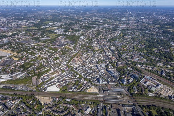 Aerial view, overview Bochum city centre from south to north with central station, south inner city, Bochum, Ruhr area, North Rhine-Westphalia, Germany, DE, Europe, birds-eyes view, aerial view, aerial photography, aerial photography, overview, bird's eye view, urban planning, reconstruction measures, construction site, overplanning