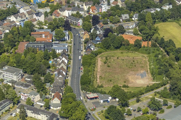 Aerial view, sports field Berliner Straße, tennis courts, Bochum-Wattenscheid, Ruhr area, North Rhine-Westphalia, Germany, An der Papenburg, DE, Europe, football pitch, aerial view, aerial photography, aerial photography, sports, sports facilities, sports field, sports venue, TOTAL petrol station, tennis, tennis facility, overview, bird's-eye view, overview