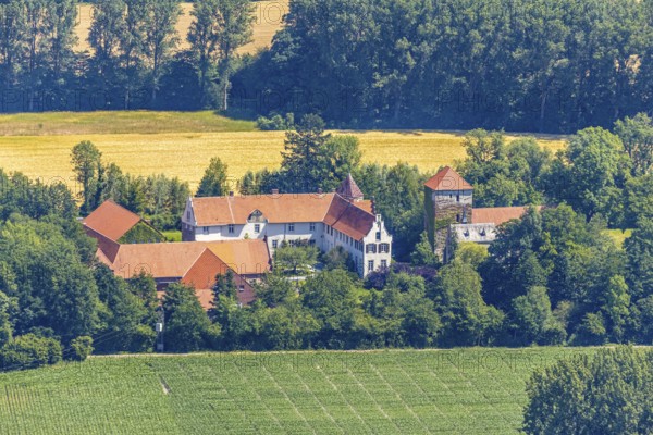 Aerial photograph, Haus Hameren, former moated castle, Billerbeck, Münsterland, North Rhine-Westphalia, Germany, Alstätte, monument, castle, castle complex, DE, monument protection, Europe, manor house, manor building, courtyard complex, aerial photograph, aerial photography, aerial photography, castle, castle complex, overview, defence system, bird's eye view, birds-eyes view, overview