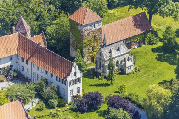 Aerial photograph, Haus Hameren, former moated castle, Billerbeck, Münsterland, North Rhine-Westphalia, Germany, Alstätte, monument, castle, castle complex, DE, monument protection, Europe, manor house, manor building, courtyard complex, aerial photograph, aerial photography, aerial photography, castle, castle complex, overview, defence system, bird's eye view, birds-eyes view, overview