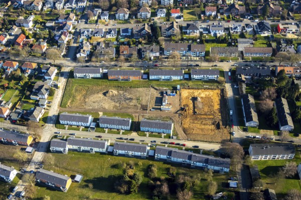 Aerial view, construction site, new build, new build flats Im Nörenberger Feld, Werne, Bochum, Ruhr area, North Rhine-Westphalia, Germany, construction work, construction area, construction site, construction measure, construction project, DE, development, Europe, Im Nörenberger Feld, capacity requirement, aerial photograph, aerial photography, aerial photography, new build, new build flats, terraced houses, overview, Vivawest, bird's eye view, birds-eyes view, overview