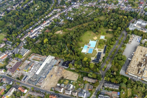 Aerial view, WasserWelten Bochum, Wellenfreibad Südfeldmark, Monte Schlacko Park, Bochum-Wattenscheid, Ruhr area, North Rhine-Westphalia, Germany, bathing establishment, bathing resort, Bochum, DE, Europe, outdoor pool, leisure, green belt, aerial view, aerial photography, aerial photography, Märkische Straße, park, pool, swimming pool, swimming pool, Wattenscheid district, overview, bird's eye view, Wattenscheid, birds-eyes view, overview