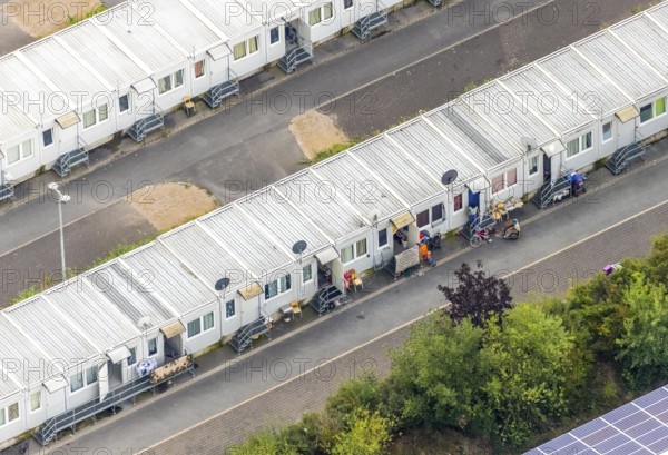 Aerial view, refugee accommodation at the former Holland colliery, residential containers, Emil-Weitz-Straße, Leithe, Bochum, Ruhr area, North Rhine-Westphalia, Germany, Bochum-Wattenscheid, DE, Former Holland colliery, Europe, refugees, aerial view, aerial photography, aerial photography, Plan B Ruhr e.V., Wattenscheid district, overview, bird's-eye view, Wattenscheid, birds-eyes view, overview