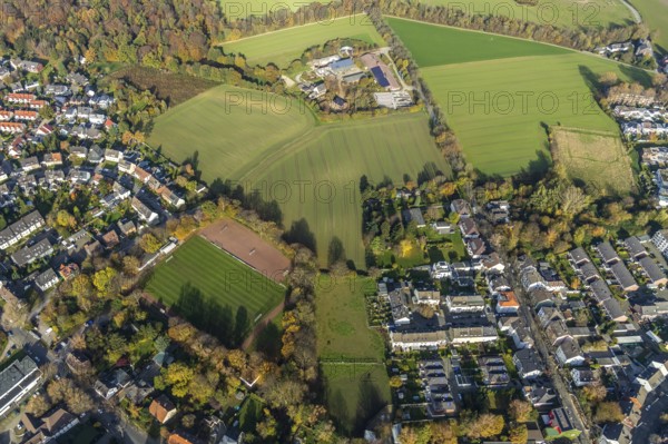 Meadow areas Gerther Straße, sports ground Ballspielverein Hiltrop 1912, Detert Zuchttiere Vermehrungsbetrieb Herne, Bergen, Bochum, Ruhr area, North Rhine-Westphalia, Germany, DE, Europe, football pitch, football stadium, football club, property tax, real estate, aerial view, aerial photography, aerial photography, sports, sports facilities, sports field, sports facility, stadium, overview, bird's-eye view, residential area, residential area, residential buildings, residential quality, residential neighbourhood, housing estate, birds-eyes view, overview