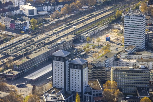 Bochum main station, demolition multi-storey car park P7, construction site for new multi-storey car park, Lueg Europahaus high-rise, Mercure Hotel Bochum City, Bochum, Ruhr area, North Rhine-Westphalia, Germany, railway tracks, railway station, construction work, construction area, construction site, building plots, construction project, construction project, construction site, DE, Deutsche Bahn AG, Europe, Europahaus, gastronomy, main station, main railway station, hotel facilities, hotel industry, Lueg high-rise, aerial view, aerial photography, aerial photography, new building, overview, bird's-eye view, overview
