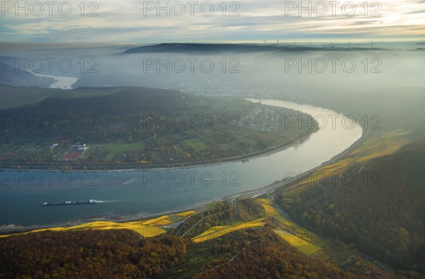 Filsen and Osterspai on the right bank of the Rhine, Rhine valley in autumn fog, Boppard, Rhine valley, Rhineland-Palatinate, Germany, Europe, aerial view, birds-eyes view, aerial photography, aerial photography, overview, bird's eye view