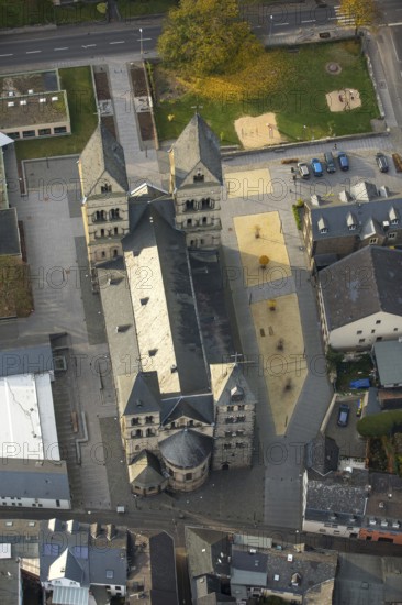 Maria Himmelfahrt, Church of Our Dear Lady - Mariendom, Dom zu Andernach, Andernach, Landkreis Mayen-Koblenz, Rhineland-Palatinate, Germany, Europe, aerial view, birds-eyes view, aerial photography, aerial photography, aerial photography, overview, bird's eye view