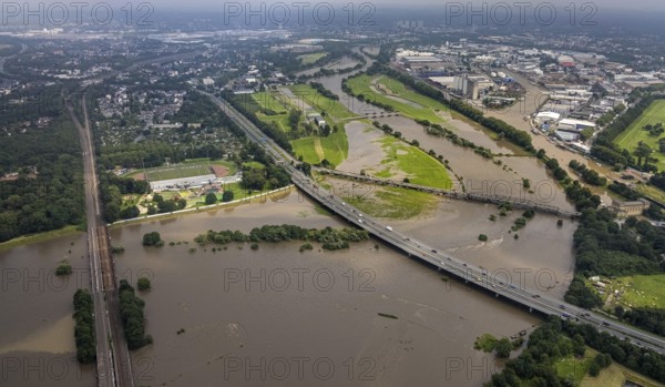 Aerial photo, Ruhr flood, flooding, A40 motorway bridge over the Ruhr, Ruhrbogen between Oberhausen-Alstaden and Mülheim, Alstaden, Oberhausen, Ruhr area, North Rhine-Westphalia, Germany, Mülheim an der Ruhr, DE, Europe, birds-eyes view, aerial photo, aerial photography, aerial photography, overview, bird's eye view, floods, floods of the century