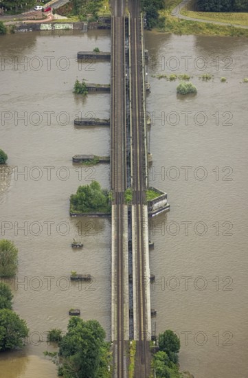Aerial view, Ruhr flood, flooding, Eisaenbahnbrücke über die Ruhrauen, Speldorf - Nordwest, Mülheim an der Ruhr, Ruhr area, North Rhine-Westphalia, Germany, DE, Europe, birds-eyes view, aerial photography, aerial photography, overview, overview, bird's eye view, floods, floods of the century