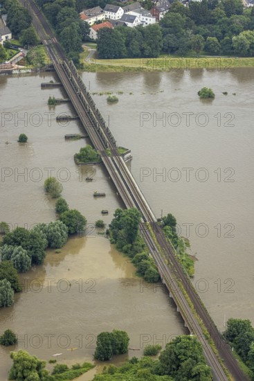 Aerial view, Ruhr flood, flooding, Eisaenbahnbrücke über die Ruhrauen, Speldorf - Nordwest, Mülheim an der Ruhr, Ruhr area, North Rhine-Westphalia, Germany, DE, Europe, birds-eyes view, aerial photography, aerial photography, overview, overview, bird's eye view, floods, floods of the century