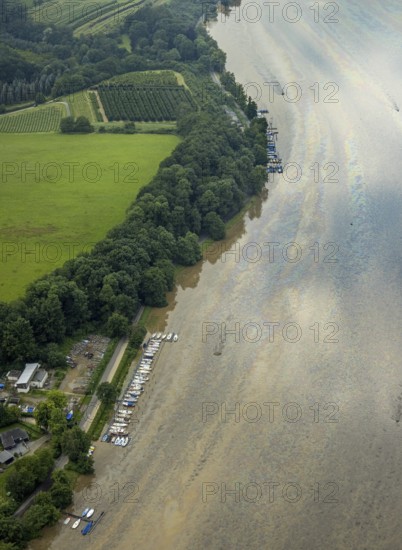 Aerial photo, Ruhr flood, flooding, Lake Baldeney with oil discolouration on the water surface, Fischlaken, Essen, Ruhr area, North Rhine-Westphalia, Germany, DE, Europe, birds-eyes view, aerial photo, aerial photography, aerial photography, overview, overview, bird's eye view, flood, flood of the century