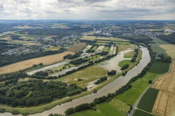 Aerial photo, Ruhr flood, barrage Ense Wickede, flood after heavy rainfall, Waltringen, Ense, Sauerland, North Rhine-Westphalia, Germany, DE, Europe, birds-eyes view, aerial photo, aerial photography, aerial photography, overview, overview, bird's eye view, flood, Möhne, Möesee