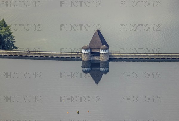 Aerial view, flood after heavy rainfall, Möhne dam with water level, Möhne dam wall, Günne, Lake Möhne, Sauerland, North Rhine-Westphalia, Germany, DE, Europe, birds-eyes view, aerial view, aerial photography, aerial photography, overview, bird's eye view, flood, Möhne river