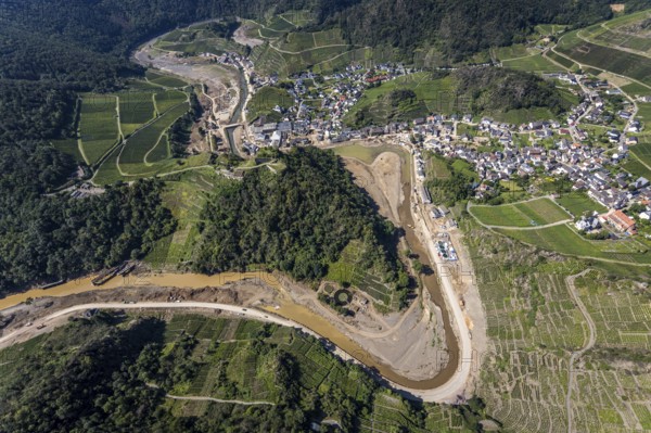Aerial view, flood area at the river Ahr in the district Mayschoß in Altenahr, Mayschoß, Ahr valley, Rhineland-Palatinate, Germany, Ahr flood, Ahrschleife, Altenahr, DE, Europe, flood disaster, flood disaster of the century, aerial photograph, aerial photography, aerial photography, overview, bird's eye view, vineyards, birds-eyes view, overview, flooding, flood area