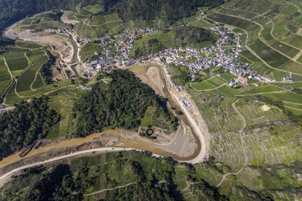Aerial view, flood area at the river Ahr in the district Mayschoß in Altenahr, Mayschoß, Ahr valley, Rhineland-Palatinate, Germany, Ahr flood, Ahrschleife, Altenahr, DE, Europe, flood disaster, flood disaster of the century, aerial photograph, aerial photography, aerial photography, overview, bird's eye view, vineyards, birds-eyes view, overview, flooding, flood area