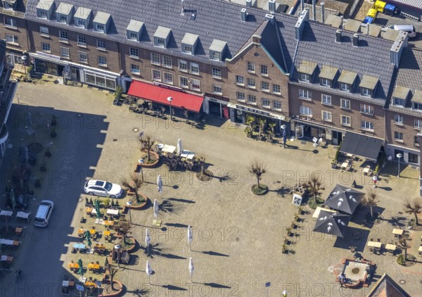 Aerial view, Kornmarkt, Wesel, Ruhr area, Lower Rhine, North Rhine-Westphalia, Germany, outdoor catering, City, Corona crisis, Corona measures, Corona virus, DE, Europe, aerial view, aerial photography, aerial photography, marketplace, overview, bird's-eye view, overview