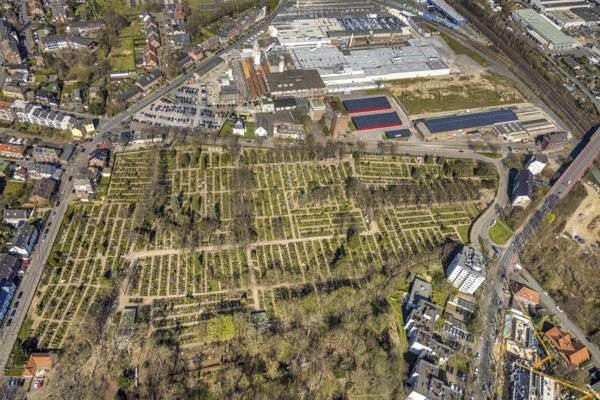 Aerial view, Old cemetery Wesel, industrial area BYK Straße, Wesel, Ruhr area, Lower Rhine, North Rhine-Westphalia, Germany, burial site, DE, Europe, cemetery, memorial, commercial enterprises, commercial area, commercial area, commercial site, commercial use, Gottesacker, graves, burial ground, industrial area, industrial site, aerial photograph, aerial photography, aerial photography, resting place, overview, bird's eye view, birds-eyes view, overview