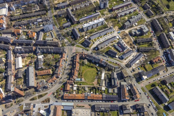 Aerial view, new development area Dresdner Straße, Leipziger Straße, housing estate with circular meadow area, citadel district, Wesel, Ruhr area, Lower Rhine, North Rhine-Westphalia, Germany, DE, Europe, property tax, real estate, aerial photography, aerial photography, aerial view, apartment buildings, apartment buildings, overview, bird's eye view, residential area, residential area, residential buildings, residential quality, residential neighbourhood, housing estate, birds-eyes view, overview