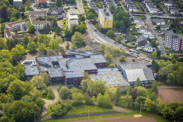 Aerial view, Geschwister-Scholl-Gymnasium with sports hall and indoor swimming pool Oberwengern, Volmarstein, Wetter, Ruhr area, North Rhine-Westphalia, Germany, education, educational institution, DE, Europe, grammar school, Hoffmann-von-Fallersleben-Straße, educational institute, aerial view, aerial photography, aerial photography, school, overview, bird's-eye view, overview