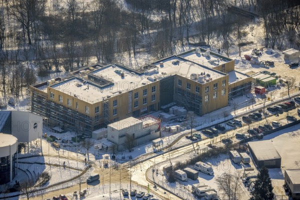 Aerial view, University of Witten / Herdecke, Annen, new campus extension in timber construction, Witten, Ruhr area, North Rhine-Westphalia, Germany, Alfred-Herrhausen-Straße, education, educational institution, DE, Europe, university, aerial view, aerial photography, aerial photography, snow, overview, university, bird's eye view, winter, onset of winter, birds-eyes view, overview