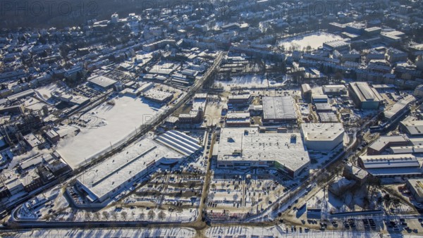 Aerial view, city of Witten, Wittener Werkstadt cultural centre, industrial estate Dortmunder Straße, Witten, Ruhr area, North Rhine-Westphalia, Germany, DE, Europe, Hammer Möbel, aerial view, aerial photography, aerial photography, snow, overview, bird's-eye view, winter, onset of winter, birds-eyes view, former Korfmann site, overview, toom Baumarkt