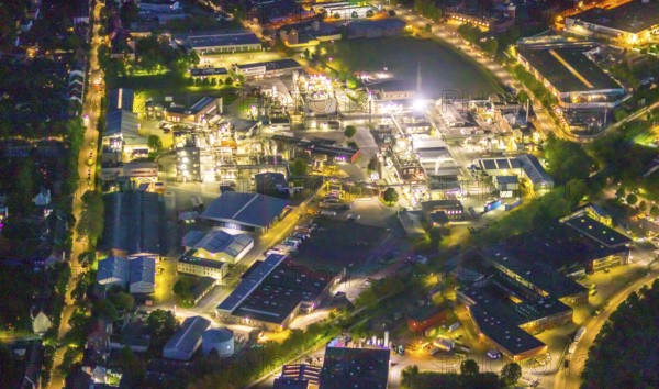 Aerial view, Evonik Industries AG premises, chemical plant, Witten, Ruhr area, North Rhine-Westphalia, Germany, Arthur-Imhausen-Straße, DE, twilight photography, Europe, commercial enterprises, commercial area, commercial park, commercial location, commercial use, industrial area, industrial building, industrial location, light pollution, aerial photograph, aerial photography, aerial photography, night, night shot, night flight, overview, bird's eye view, illuminated streets, birds-eyes view, nightflight, overview