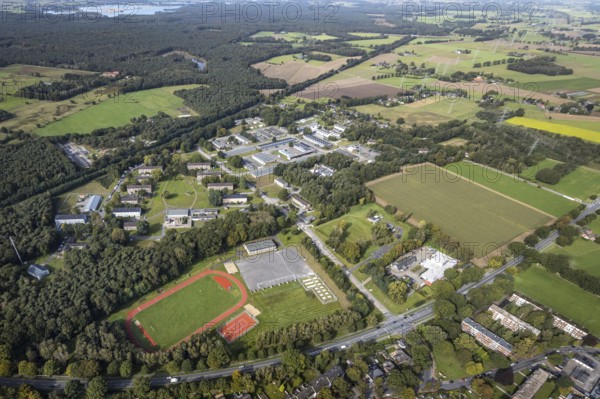 Aerial view, Schill barracks with sports field in the district Blumenkamp in Wesel, Lower Rhine, North Rhine-Westphalia, Germany, DE, Europe, football field, aerial view, aerial photography, aerial photography, military barracks, sports, sports facilities, sports field, sports facility, overview, bird's eye view, Wesel, birds-eyes view, overview